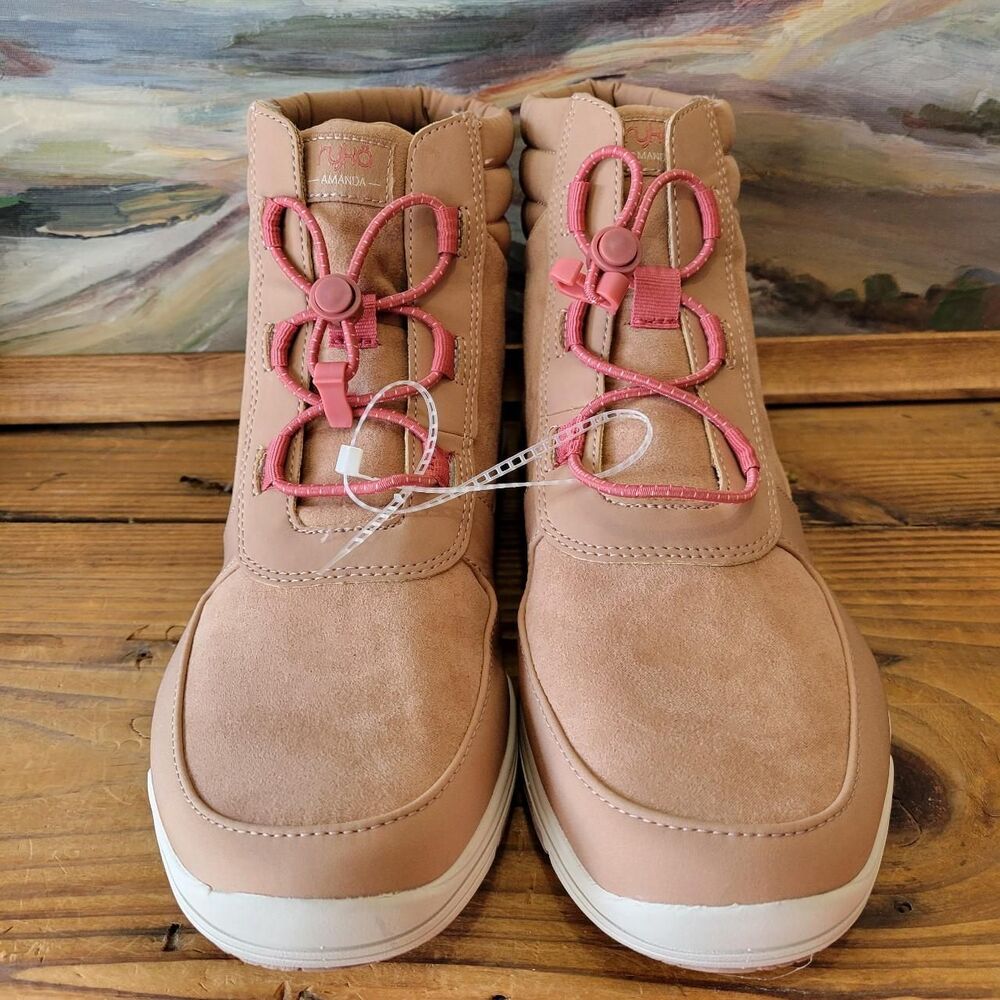 NWOT Ryka Women's 9 Tan bungee lace Boots